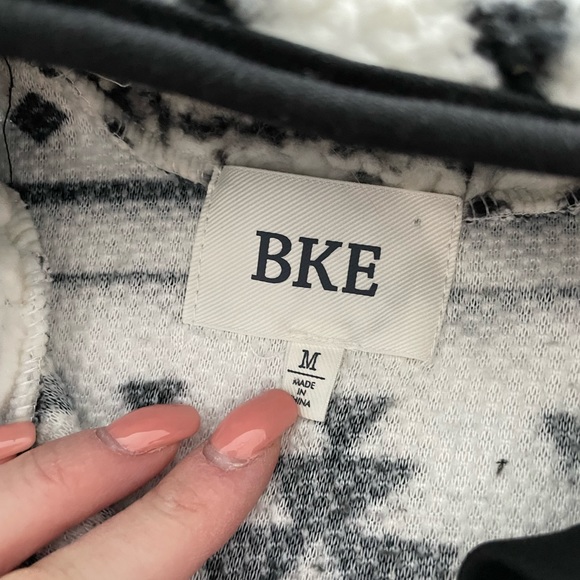 Aztec Fleece - Picture 3 of 3